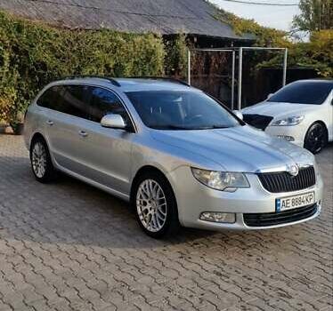 Серый Шкода Суперб, объемом двигателя 2 л и пробегом 260 тыс. км за 11200 $, фото 1 на Automoto.ua