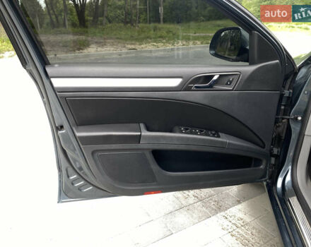 Серый Шкода Суперб, объемом двигателя 2 л и пробегом 224 тыс. км за 12600 $, фото 7 на Automoto.ua