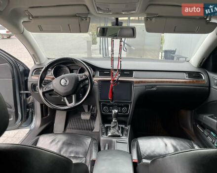 Сірий Шкода Суперб, об'ємом двигуна 2 л та пробігом 335 тис. км за 9500 $, фото 7 на Automoto.ua