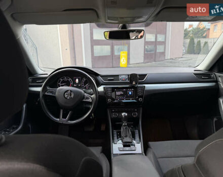 Сірий Шкода Суперб, об'ємом двигуна 2 л та пробігом 245 тис. км за 14900 $, фото 24 на Automoto.ua