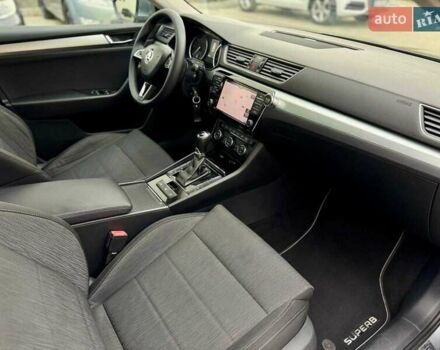 Серый Шкода Суперб, объемом двигателя 1.97 л и пробегом 250 тыс. км за 14400 $, фото 11 на Automoto.ua