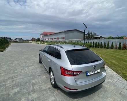 Серый Шкода Суперб, объемом двигателя 1.8 л и пробегом 260 тыс. км за 11900 $, фото 4 на Automoto.ua