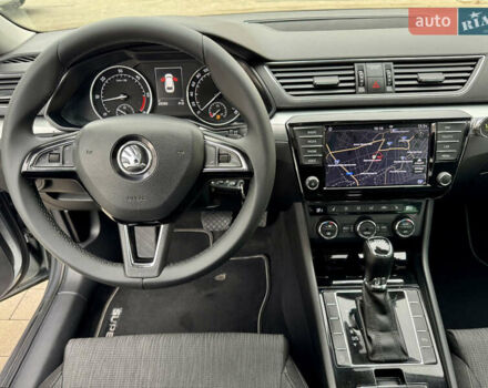 Шкода Суперб 2015 у Мукачеве на Automoto.ua Сірий Шкода Суперб, об'ємом двигуна 2 л та пробігом 247 тис. км за 14499 $, фото 16 на Automoto.ua