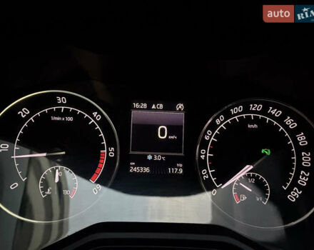 Серый Шкода Суперб, объемом двигателя 2 л и пробегом 245 тыс. км за 14700 $, фото 29 на Automoto.ua