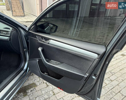Сірий Шкода Суперб, об'ємом двигуна 2 л та пробігом 245 тис. км за 14900 $, фото 30 на Automoto.ua