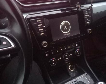 Серый Шкода Суперб, объемом двигателя 2 л и пробегом 244 тыс. км за 14000 $, фото 4 на Automoto.ua