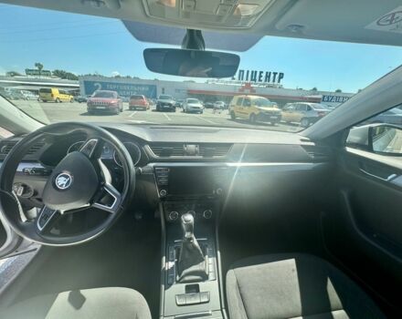 Серый Шкода Суперб, объемом двигателя 1.6 л и пробегом 256 тыс. км за 12999 $, фото 2 на Automoto.ua