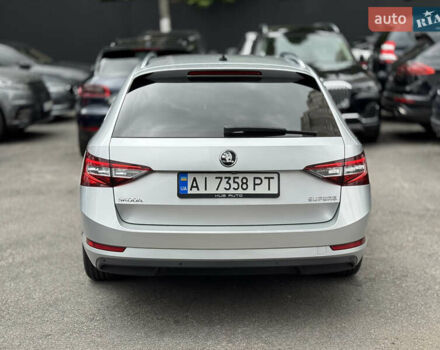 Серый Шкода Суперб, объемом двигателя 2 л и пробегом 239 тыс. км за 18500 $, фото 12 на Automoto.ua