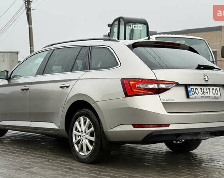 Серый Шкода Суперб, объемом двигателя 2 л и пробегом 270 тыс. км за 13800 $, фото 5 на Automoto.ua