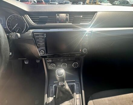 Серый Шкода Суперб, объемом двигателя 1.6 л и пробегом 256 тыс. км за 12999 $, фото 1 на Automoto.ua