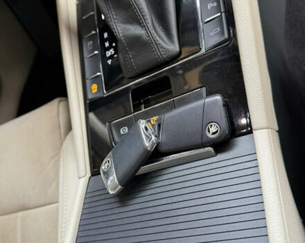 Сірий Шкода Суперб, об'ємом двигуна 1.97 л та пробігом 261 тис. км за 17999 $, фото 49 на Automoto.ua