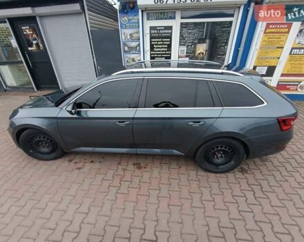 Серый Шкода Суперб, объемом двигателя 1.97 л и пробегом 300 тыс. км за 18000 $, фото 2 на Automoto.ua