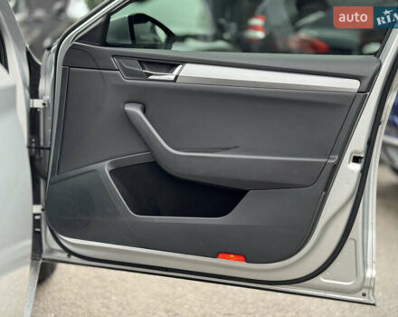 Серый Шкода Суперб, объемом двигателя 2 л и пробегом 239 тыс. км за 18500 $, фото 25 на Automoto.ua