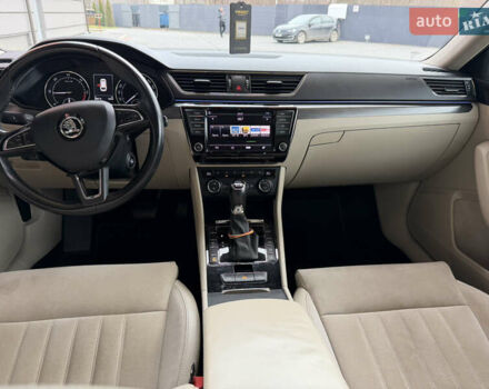 Сірий Шкода Суперб, об'ємом двигуна 1.97 л та пробігом 261 тис. км за 17999 $, фото 39 на Automoto.ua