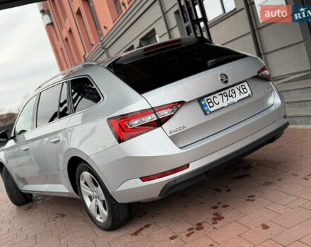 Сірий Шкода Суперб, об'ємом двигуна 1.97 л та пробігом 261 тис. км за 17999 $, фото 25 на Automoto.ua