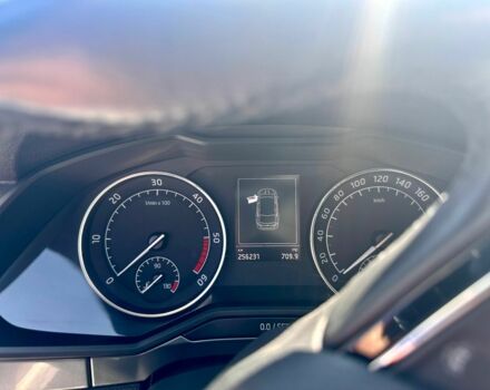 Серый Шкода Суперб, объемом двигателя 1.6 л и пробегом 256 тыс. км за 12999 $, фото 13 на Automoto.ua