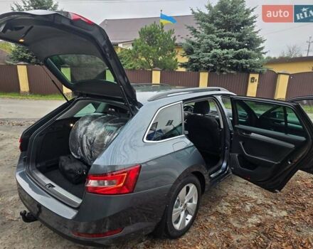 Шкода Суперб 2016 в Киеве на Automoto.ua Серый Шкода Суперб, объемом двигателя 2 л и пробегом 260 тыс. км за 14700 $, фото 52 на Automoto.ua