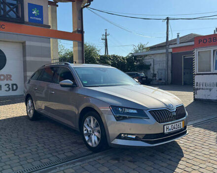 Шкода Суперб 2016 в Сваляве на Automoto.ua Серый Шкода Суперб, объемом двигателя 2 л и пробегом 275 тыс. км за 15999 $, фото 2 на Automoto.ua