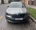 Серый Шкода Суперб, объемом двигателя 1.6 л и пробегом 230 тыс. км за 15000 $, фото 3 на Automoto.ua