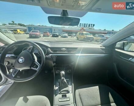 Серый Шкода Суперб, объемом двигателя 1.6 л и пробегом 255 тыс. км за 13700 $, фото 9 на Automoto.ua