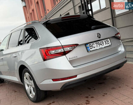 Сірий Шкода Суперб, об'ємом двигуна 1.97 л та пробігом 261 тис. км за 17999 $, фото 15 на Automoto.ua