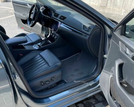 Сірий Шкода Суперб, об'ємом двигуна 2 л та пробігом 270 тис. км за 20000 $, фото 12 на Automoto.ua