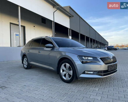 Серый Шкода Суперб, объемом двигателя 1.97 л и пробегом 256 тыс. км за 15999 $, фото 6 на Automoto.ua