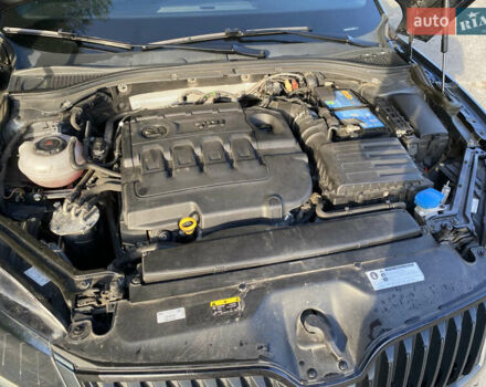 Сірий Шкода Суперб, об'ємом двигуна 1.97 л та пробігом 240 тис. км за 18000 $, фото 26 на Automoto.ua