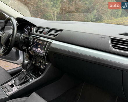Сірий Шкода Суперб, об'ємом двигуна 2 л та пробігом 217 тис. км за 13950 $, фото 17 на Automoto.ua