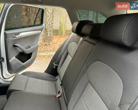 Сірий Шкода Суперб, об'ємом двигуна 2 л та пробігом 217 тис. км за 13950 $, фото 24 на Automoto.ua