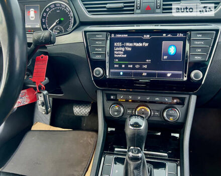 Серый Шкода Суперб, объемом двигателя 1.97 л и пробегом 265 тыс. км за 16000 $, фото 27 на Automoto.ua