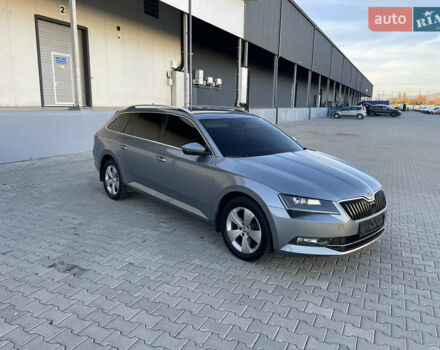 Серый Шкода Суперб, объемом двигателя 1.97 л и пробегом 256 тыс. км за 15999 $, фото 4 на Automoto.ua