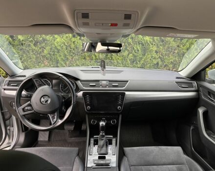 Сірий Шкода Суперб, об'ємом двигуна 2 л та пробігом 200 тис. км за 20000 $, фото 5 на Automoto.ua