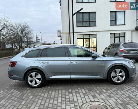 Серый Шкода Суперб, объемом двигателя 2 л и пробегом 237 тыс. км за 19000 $, фото 5 на Automoto.ua