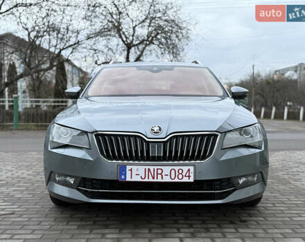 Серый Шкода Суперб, объемом двигателя 2 л и пробегом 237 тыс. км за 19000 $, фото 2 на Automoto.ua