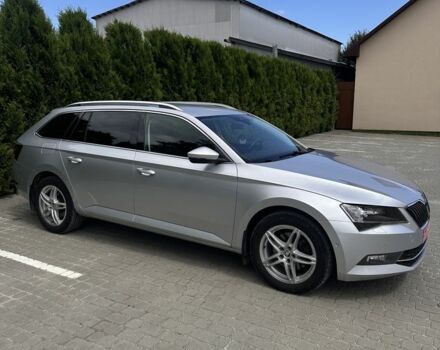 Сірий Шкода Суперб, об'ємом двигуна 2 л та пробігом 200 тис. км за 20000 $, фото 3 на Automoto.ua