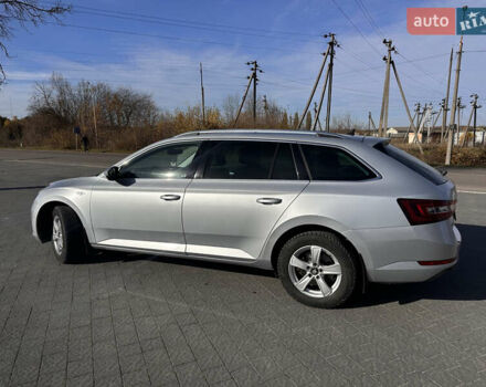 Серый Шкода Суперб, объемом двигателя 1.97 л и пробегом 210 тыс. км за 20350 $, фото 2 на Automoto.ua