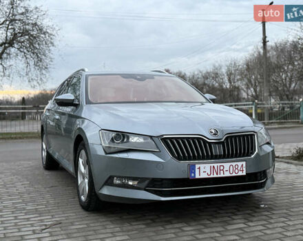 Серый Шкода Суперб, объемом двигателя 2 л и пробегом 237 тыс. км за 19000 $, фото 3 на Automoto.ua