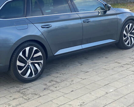 Сірий Шкода Суперб, об'ємом двигуна 1.97 л та пробігом 173 тис. км за 18999 $, фото 2 на Automoto.ua