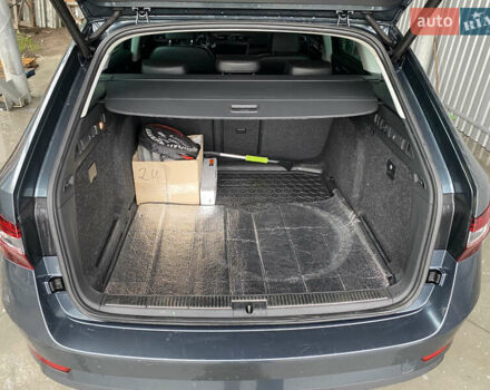 Серый Шкода Суперб, объемом двигателя 1.97 л и пробегом 373 тыс. км за 17999 $, фото 42 на Automoto.ua