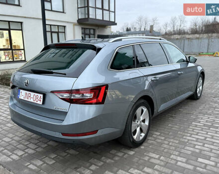 Серый Шкода Суперб, объемом двигателя 2 л и пробегом 237 тыс. км за 19000 $, фото 7 на Automoto.ua