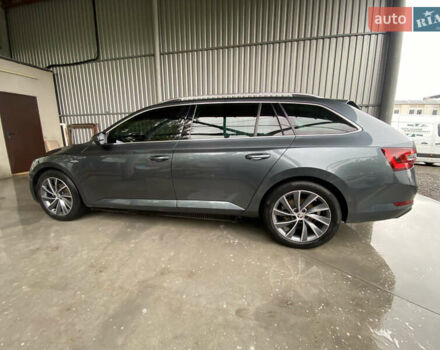 Серый Шкода Суперб, объемом двигателя 1.97 л и пробегом 373 тыс. км за 17999 $, фото 17 на Automoto.ua