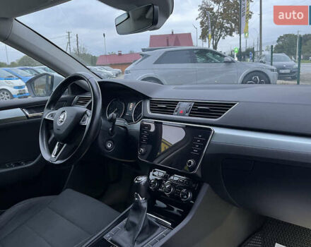 Серый Шкода Суперб, объемом двигателя 1.97 л и пробегом 280 тыс. км за 16700 $, фото 27 на Automoto.ua