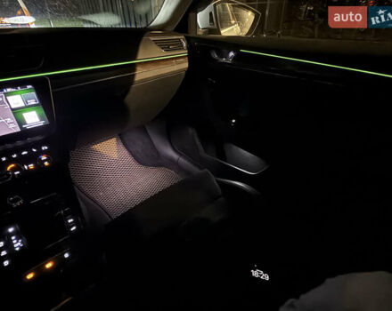 Сірий Шкода Суперб, об'ємом двигуна 1.97 л та пробігом 160 тис. км за 24000 $, фото 22 на Automoto.ua