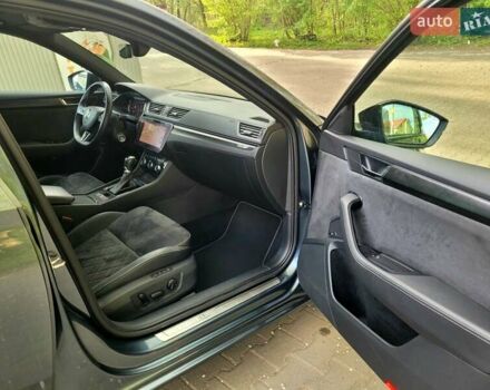 Сірий Шкода Суперб, об'ємом двигуна 2 л та пробігом 224 тис. км за 25999 $, фото 35 на Automoto.ua