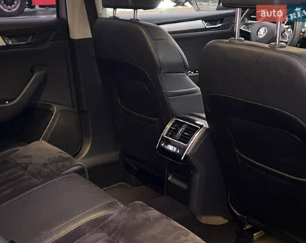 Серый Шкода Суперб, объемом двигателя 2 л и пробегом 302 тыс. км за 20200 $, фото 30 на Automoto.ua