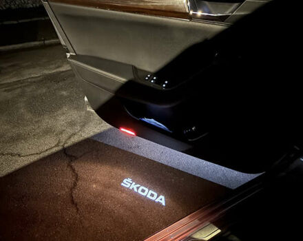 Сірий Шкода Суперб, об'ємом двигуна 1.97 л та пробігом 160 тис. км за 24000 $, фото 19 на Automoto.ua