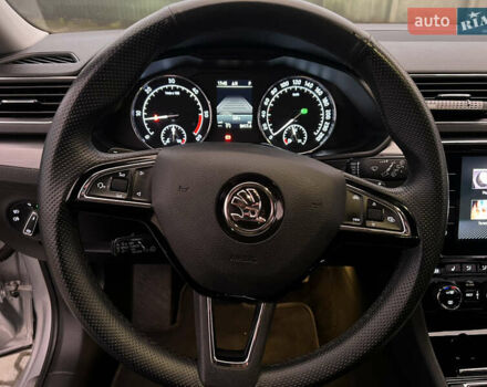 Серый Шкода Суперб, объемом двигателя 2 л и пробегом 302 тыс. км за 20200 $, фото 18 на Automoto.ua