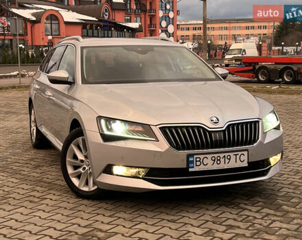 Серый Шкода Суперб, объемом двигателя 2 л и пробегом 302 тыс. км за 20200 $, фото 3 на Automoto.ua