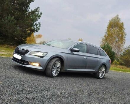 Сірий Шкода Суперб, об'ємом двигуна 2 л та пробігом 241 тис. км за 21700 $, фото 1 на Automoto.ua